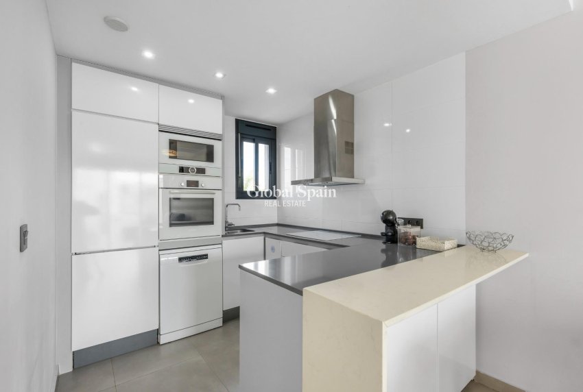 Wederverkoop - APPARTEMENT -
TORREVIEJA - LOS BALCONES - LOS ALTOS