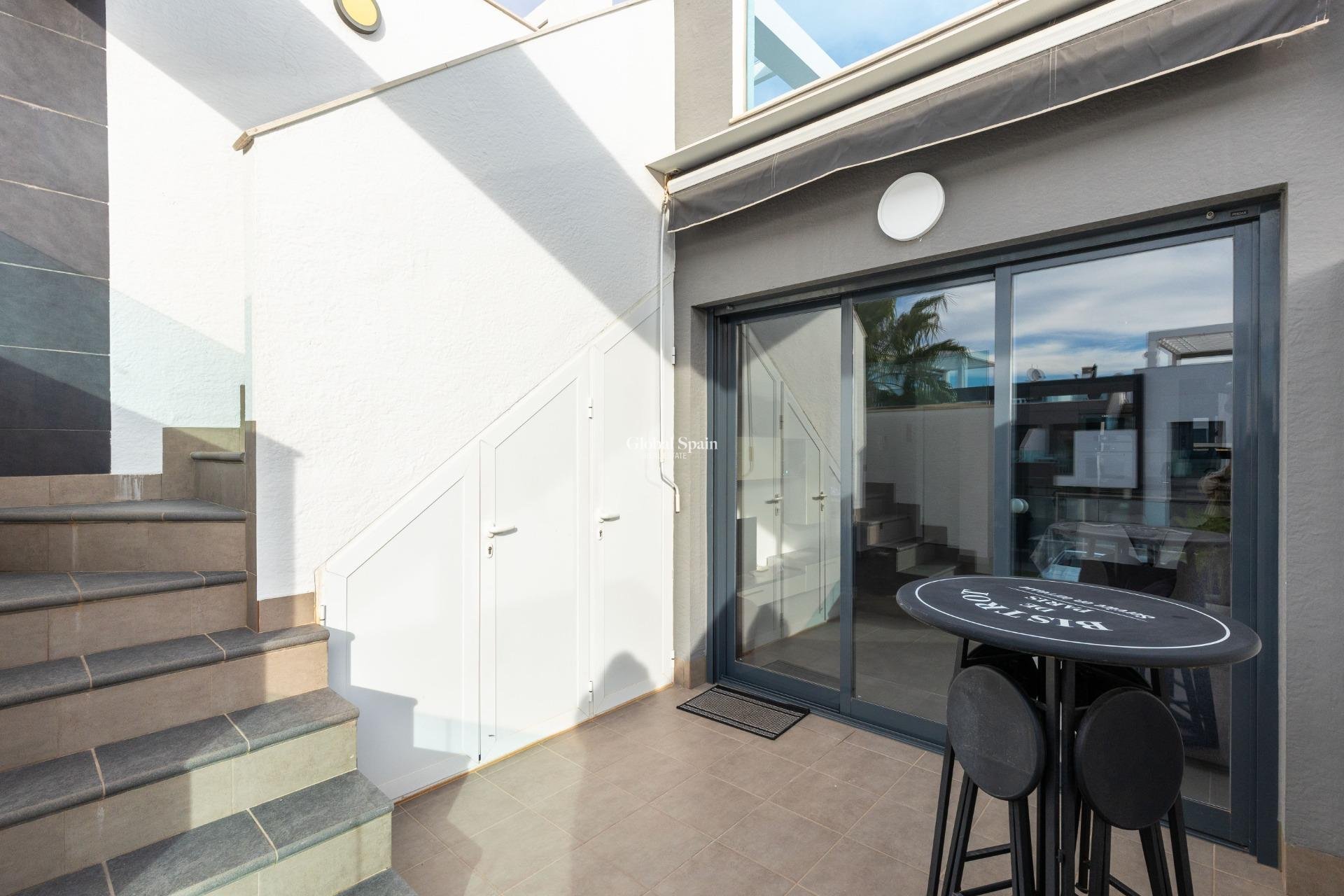 Wederverkoop - APPARTEMENT -
TORREVIEJA - LOS BALCONES - LOS ALTOS