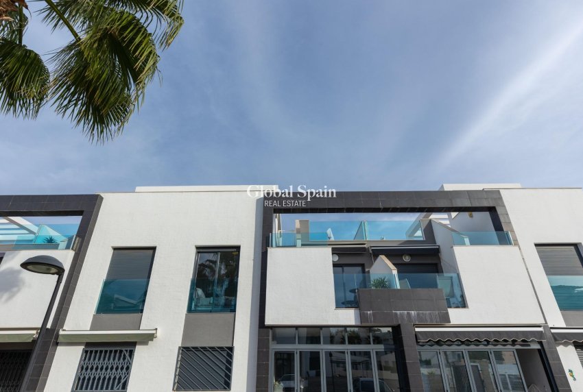 Wederverkoop - APPARTEMENT -
TORREVIEJA - LOS BALCONES - LOS ALTOS