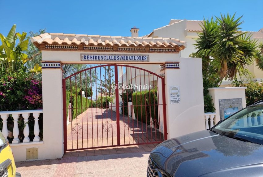 Wederverkoop - APPARTEMENT -
TORREVIEJA - LOS BALCONES - LOS ALTOS