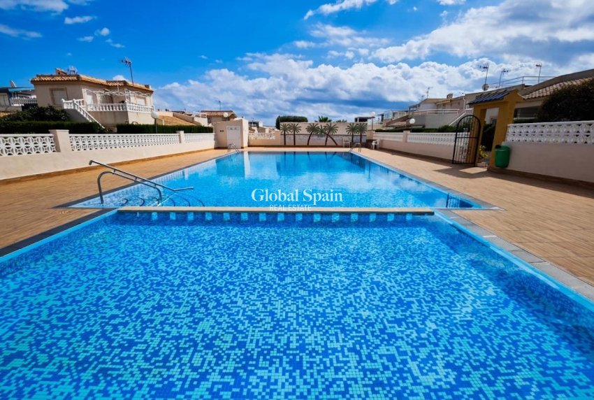 Wederverkoop - APPARTEMENT -
TORREVIEJA - LOS BALCONES - LOS ALTOS