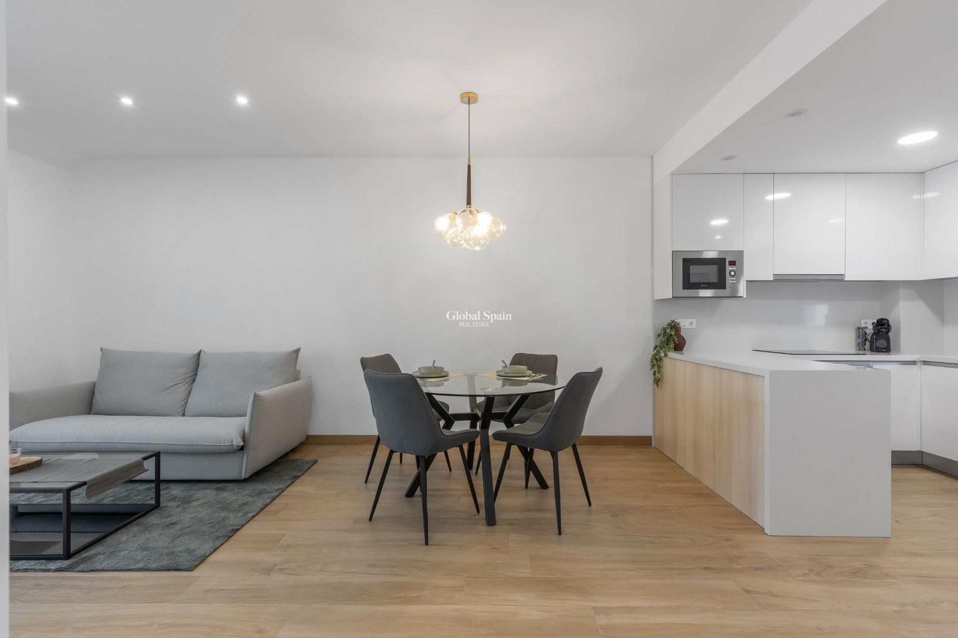 Wederverkoop - APPARTEMENT -
TORREVIEJA - LOS BALCONES - LOS ALTOS