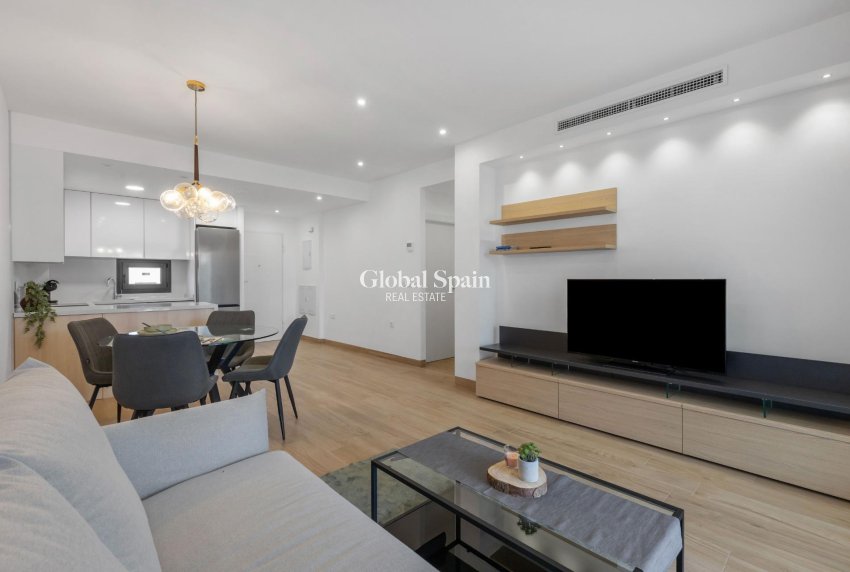 Wederverkoop - APPARTEMENT -
TORREVIEJA - LOS BALCONES - LOS ALTOS