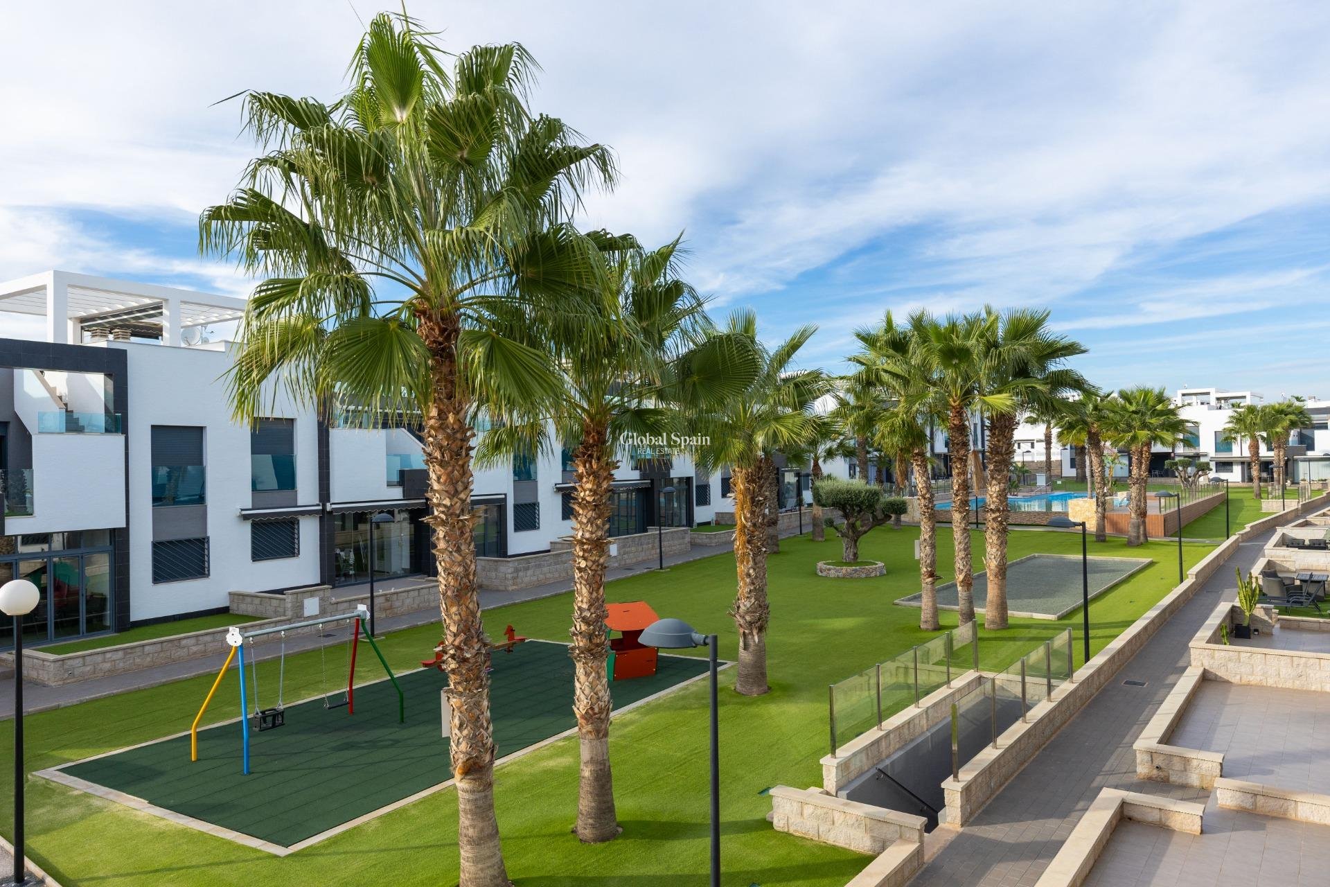 Wederverkoop - APPARTEMENT -
TORREVIEJA - LOS BALCONES - LOS ALTOS