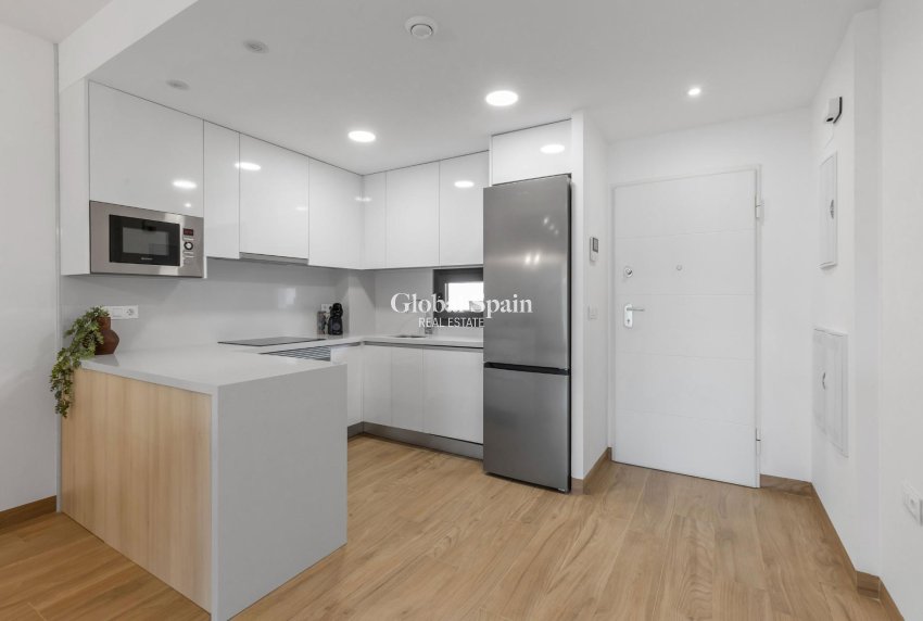 Wederverkoop - APPARTEMENT -
TORREVIEJA - LOS BALCONES - LOS ALTOS