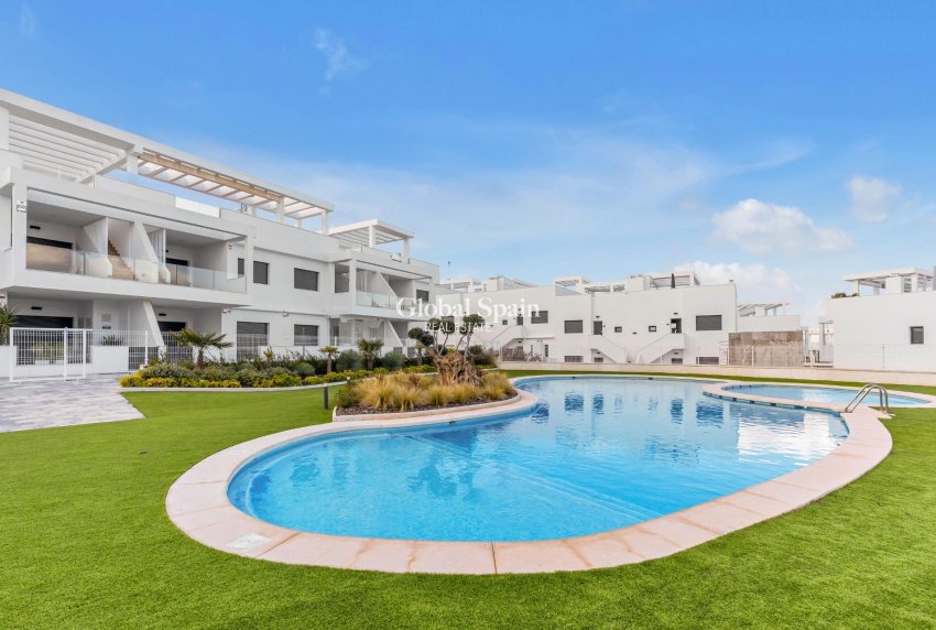 Wederverkoop - APPARTEMENT -
TORREVIEJA - LOS BALCONES - LOS ALTOS