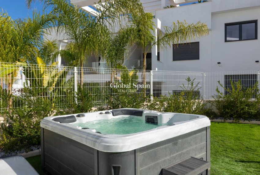 Wederverkoop - APPARTEMENT -
TORREVIEJA - LOS BALCONES - LOS ALTOS