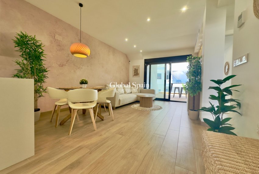 Wederverkoop - APPARTEMENT -
TORREVIEJA - LOS BALCONES - LOS ALTOS