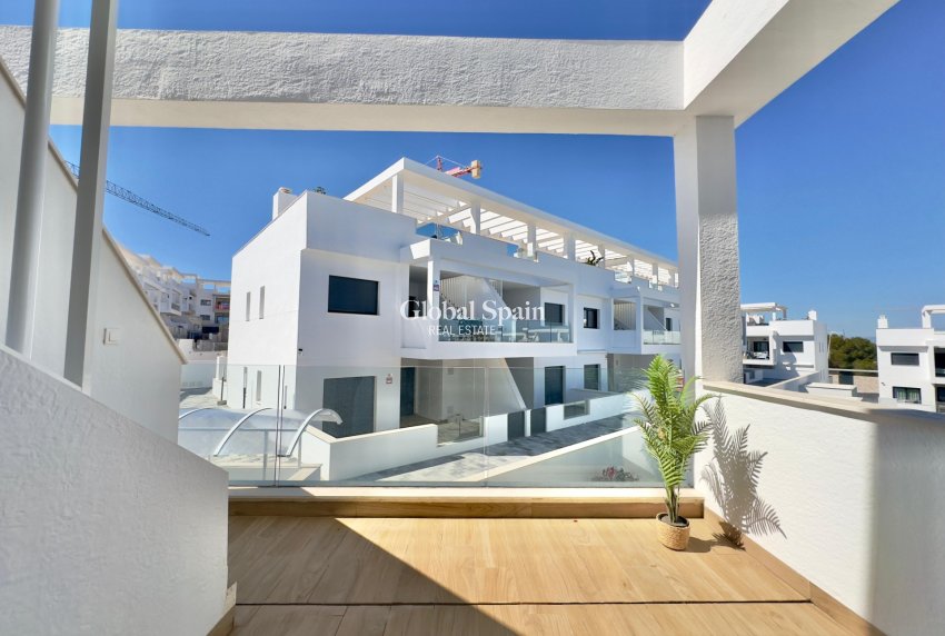 Wederverkoop - APPARTEMENT -
TORREVIEJA - LOS BALCONES - LOS ALTOS