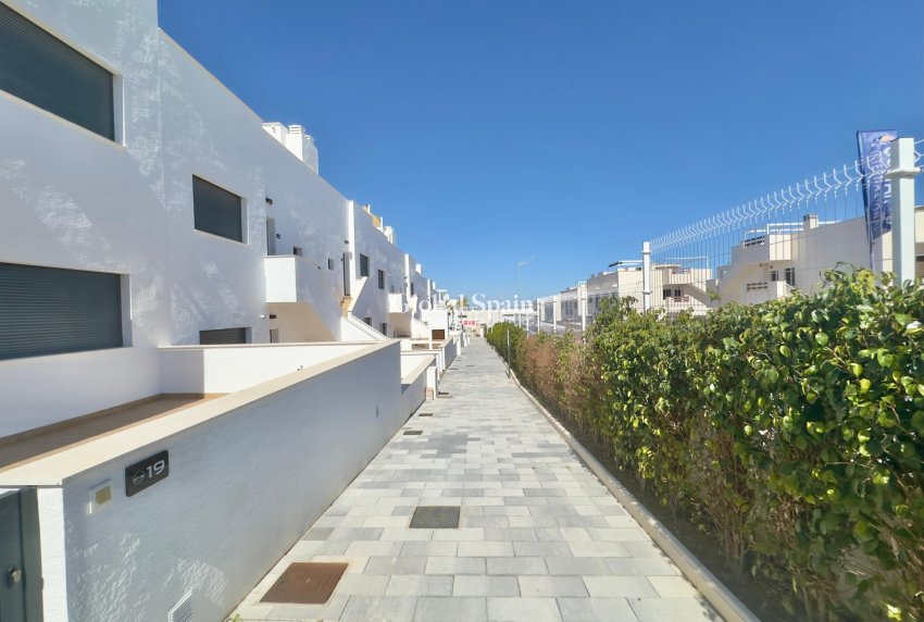 Wederverkoop - APPARTEMENT -
TORREVIEJA - LOS BALCONES - LOS ALTOS