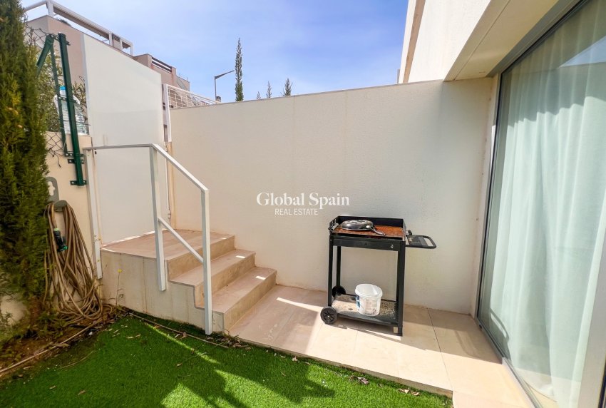 Wederverkoop - APPARTEMENT -
TORREVIEJA - LOS BALCONES - LOS ALTOS