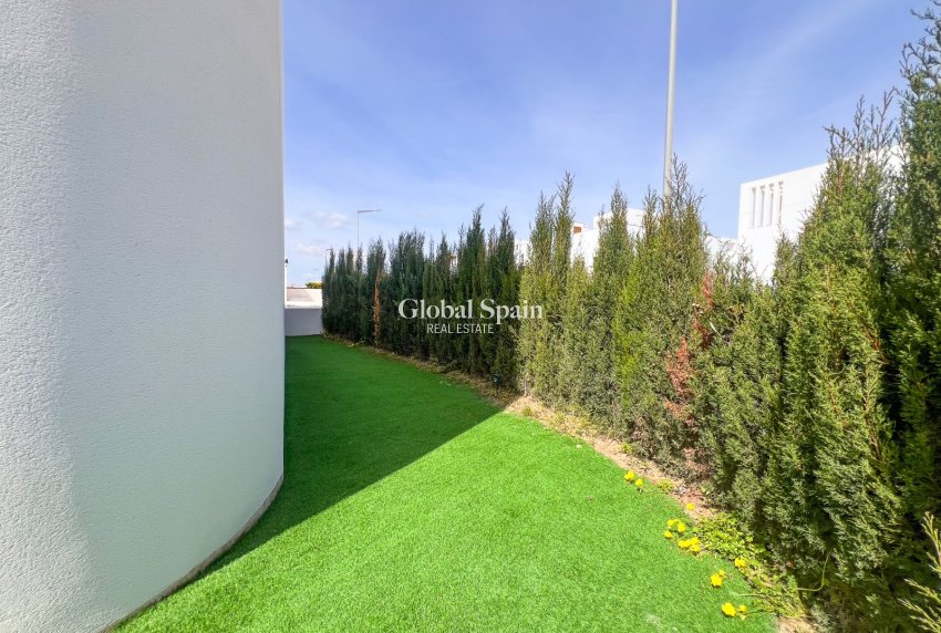 Wederverkoop - APPARTEMENT -
TORREVIEJA - LOS BALCONES - LOS ALTOS