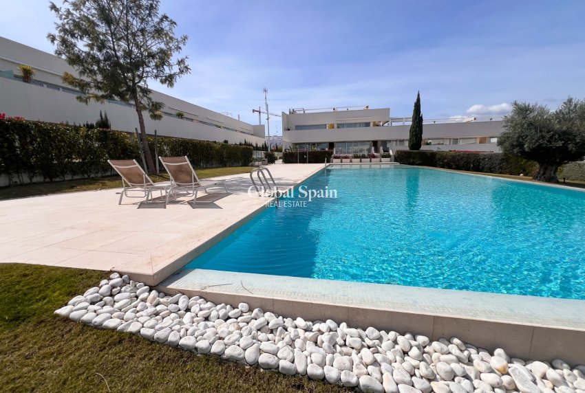 Wederverkoop - APPARTEMENT -
TORREVIEJA - LOS BALCONES - LOS ALTOS