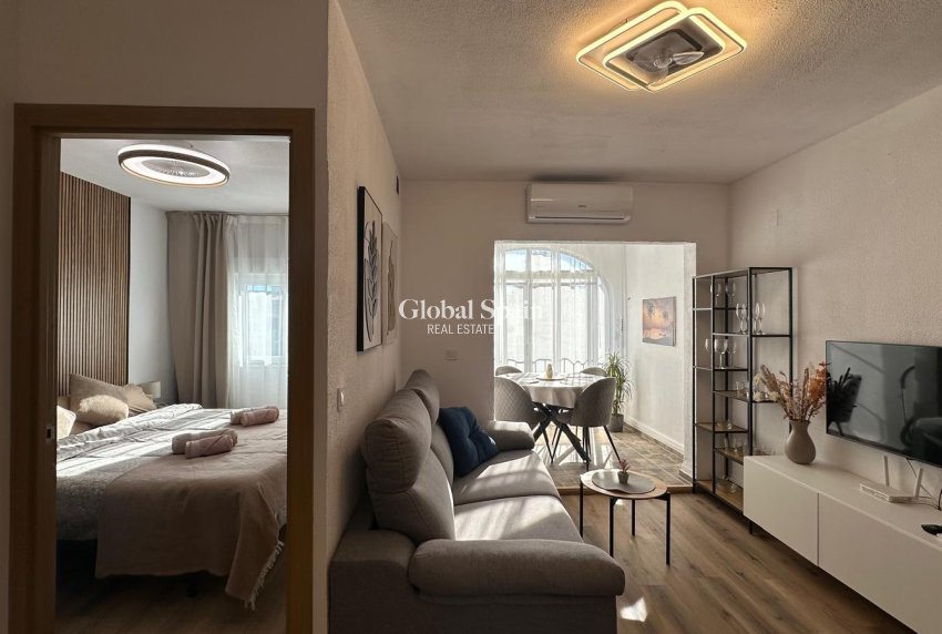 Wederverkoop - APPARTEMENT -
TORREVIEJA - LOS BALCONES - LOS ALTOS