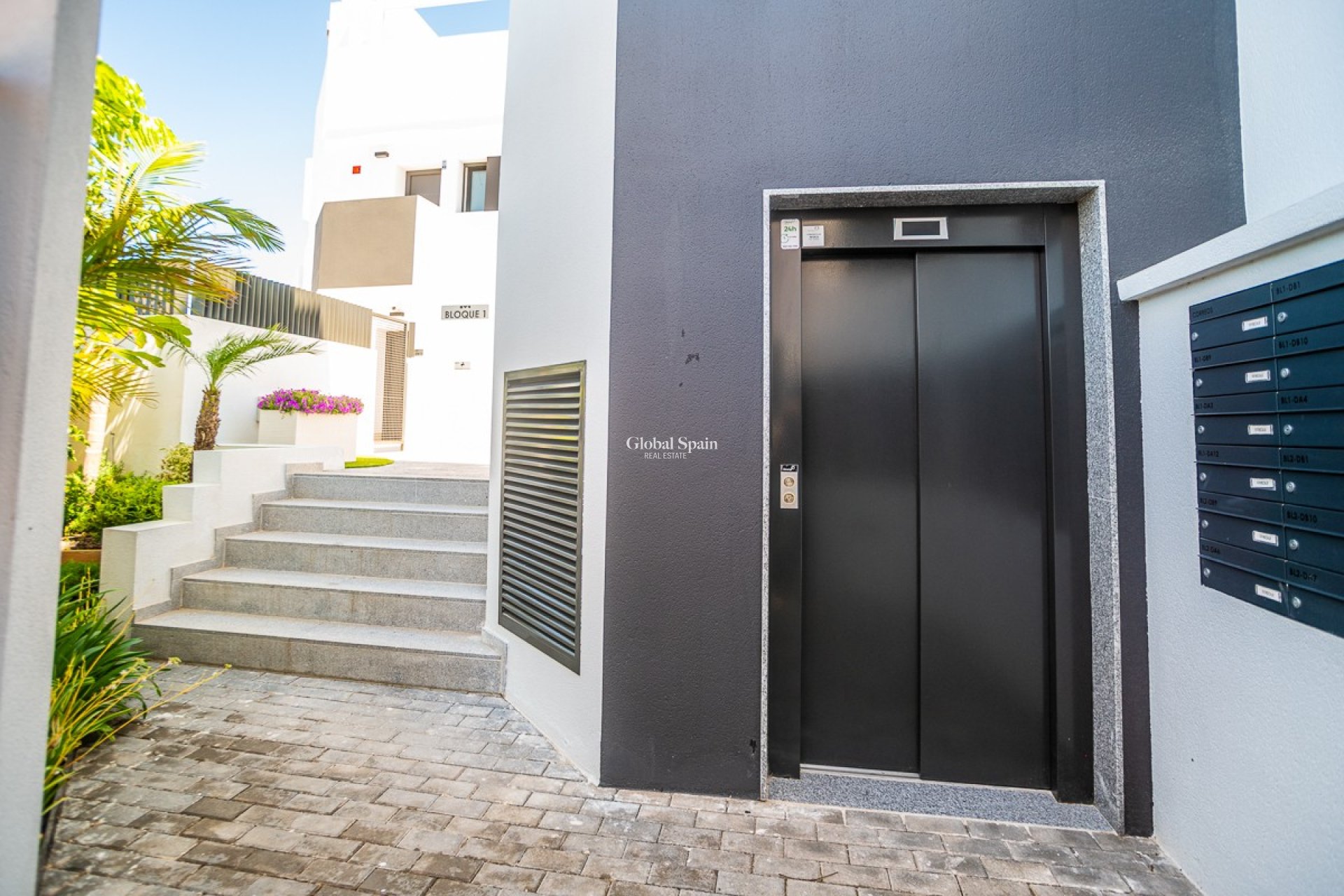 Wederverkoop - APPARTEMENT -
TORREVIEJA - LOS BALCONES - LOS ALTOS