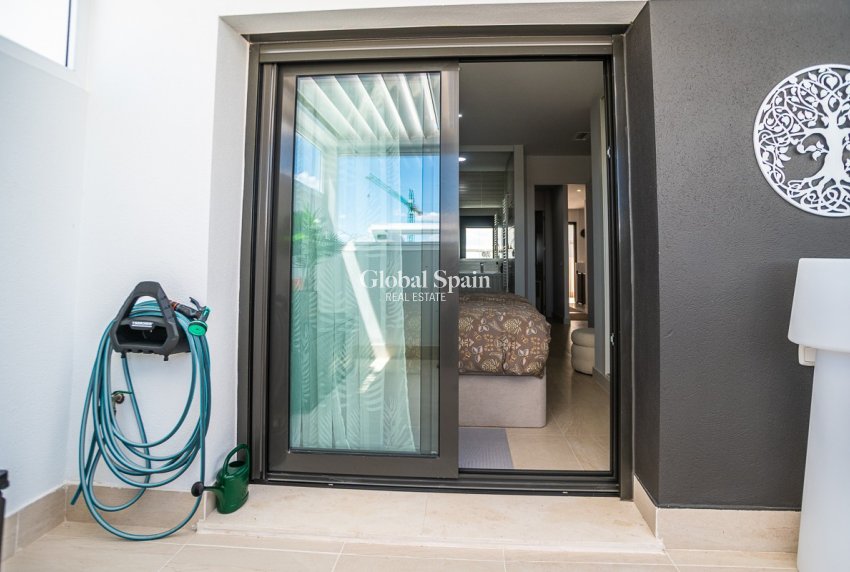 Wederverkoop - APPARTEMENT -
TORREVIEJA - LOS BALCONES - LOS ALTOS