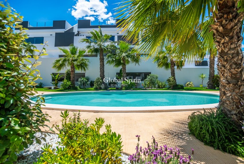Wederverkoop - APPARTEMENT -
TORREVIEJA - LOS BALCONES - LOS ALTOS