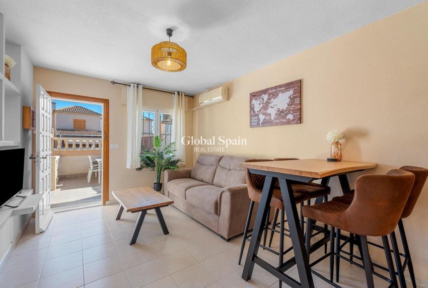 Wederverkoop - APPARTEMENT -
TORREVIEJA - LOS BALCONES - LOS ALTOS