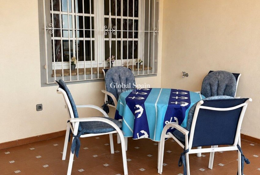 Wederverkoop - APPARTEMENT -
TORREVIEJA - LOS BALCONES - LOS ALTOS