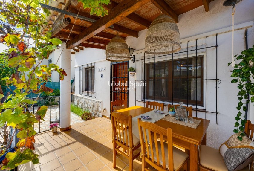 Wederverkoop - APPARTEMENT -
TORREVIEJA - LOS BALCONES - LOS ALTOS
