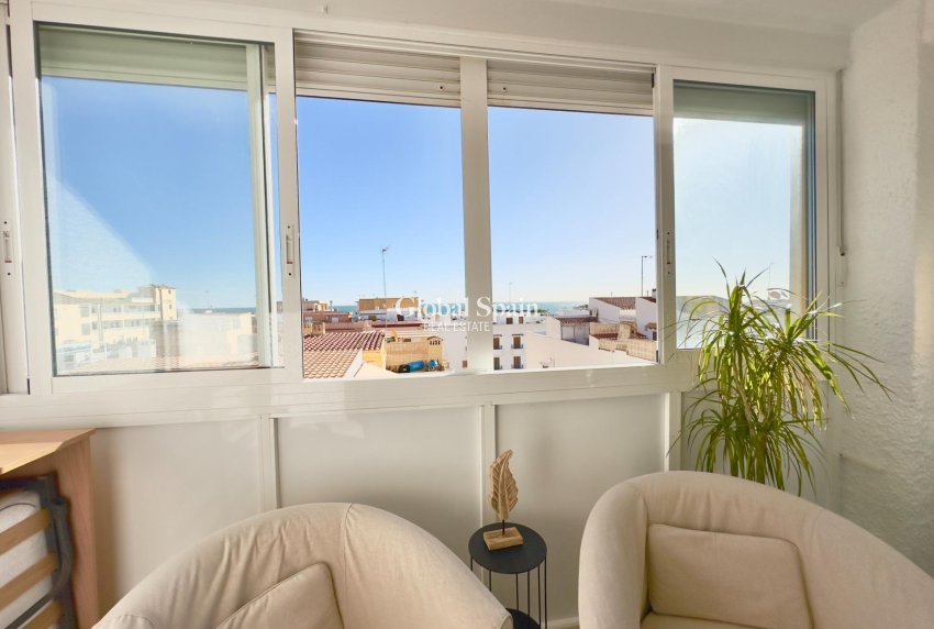 Wederverkoop - APPARTEMENT -
TORREVIEJA - Los Europeos