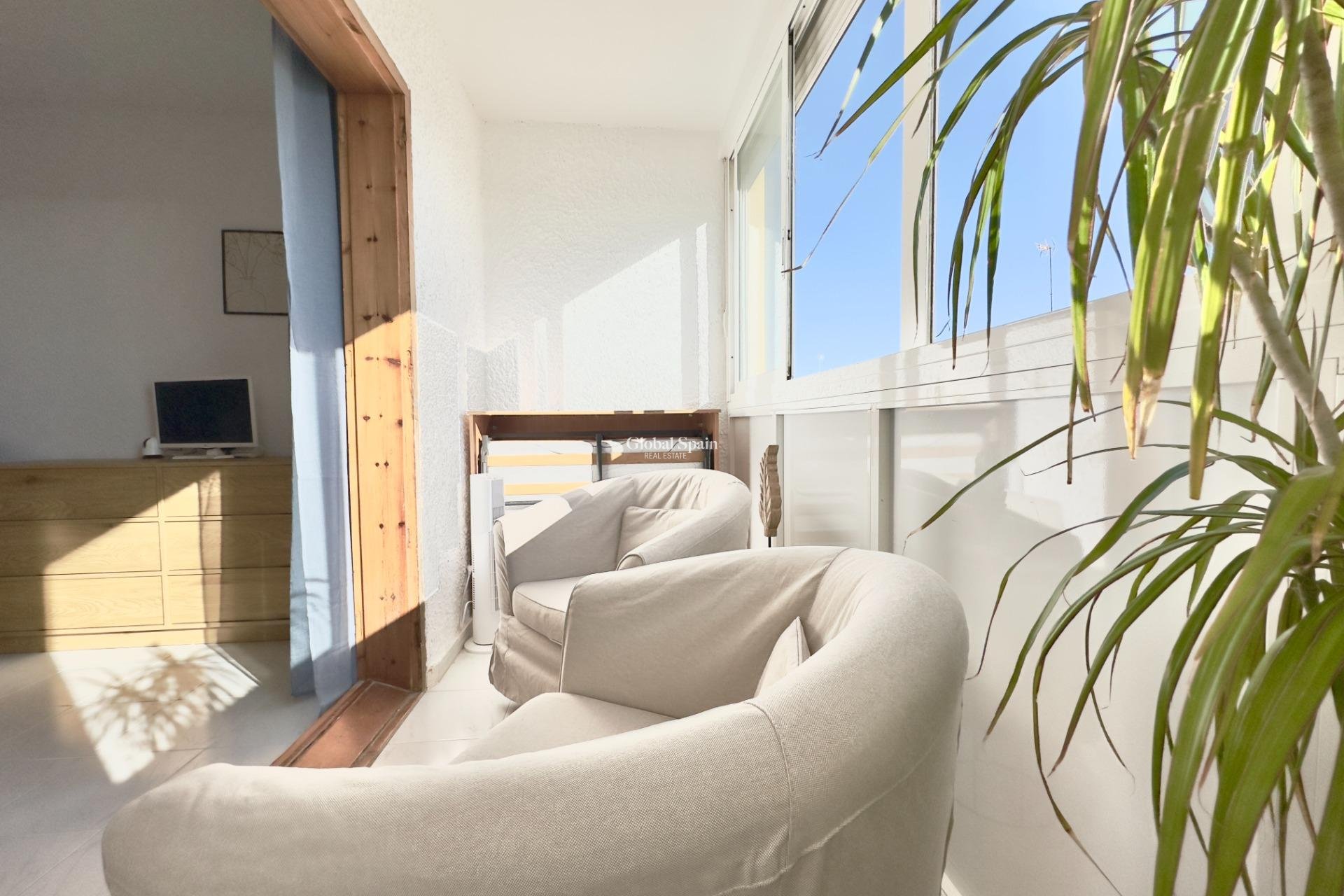 Wederverkoop - APPARTEMENT -
TORREVIEJA - Los Europeos