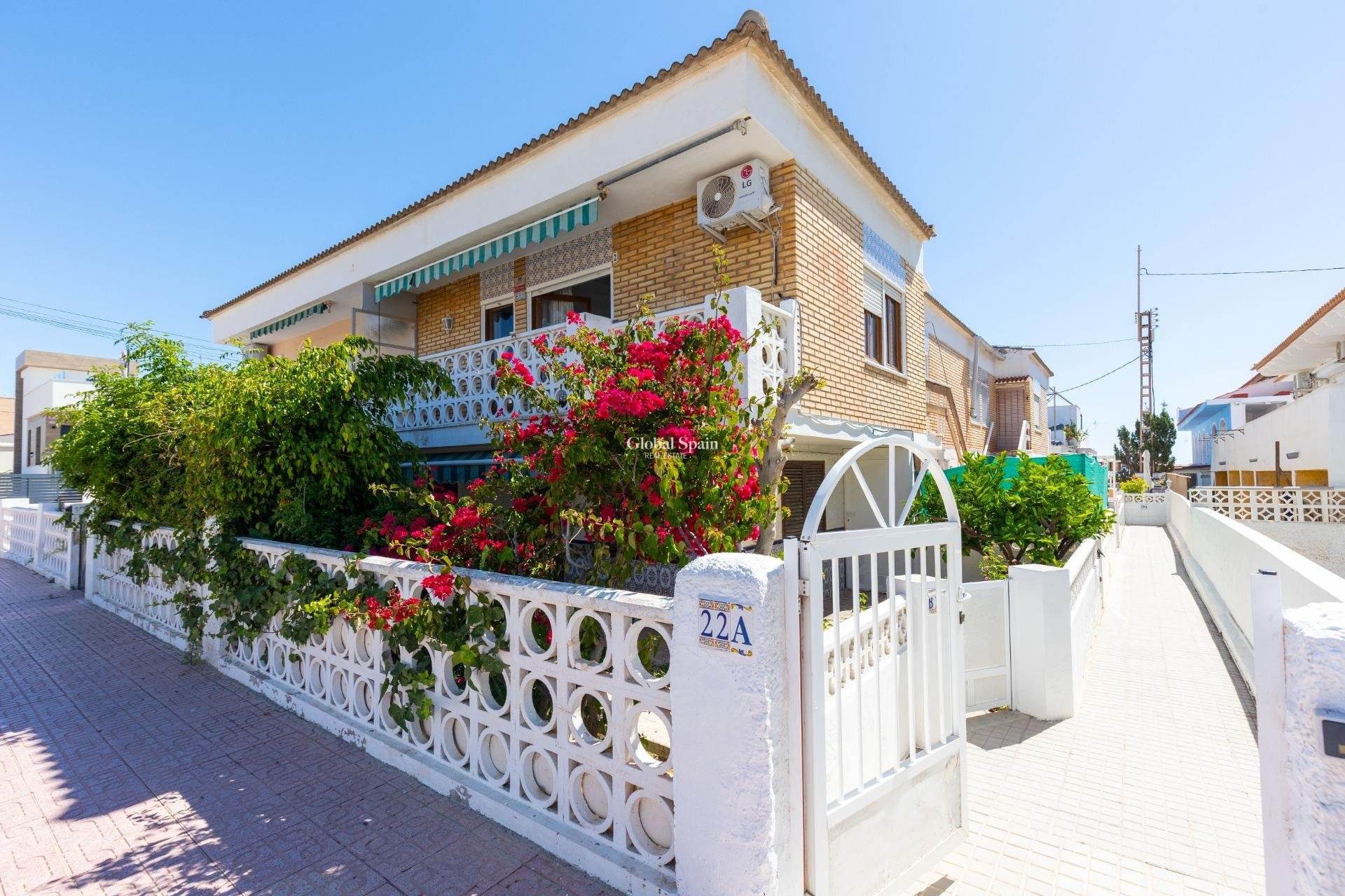 Wederverkoop - APPARTEMENT -
TORREVIEJA - Los Europeos