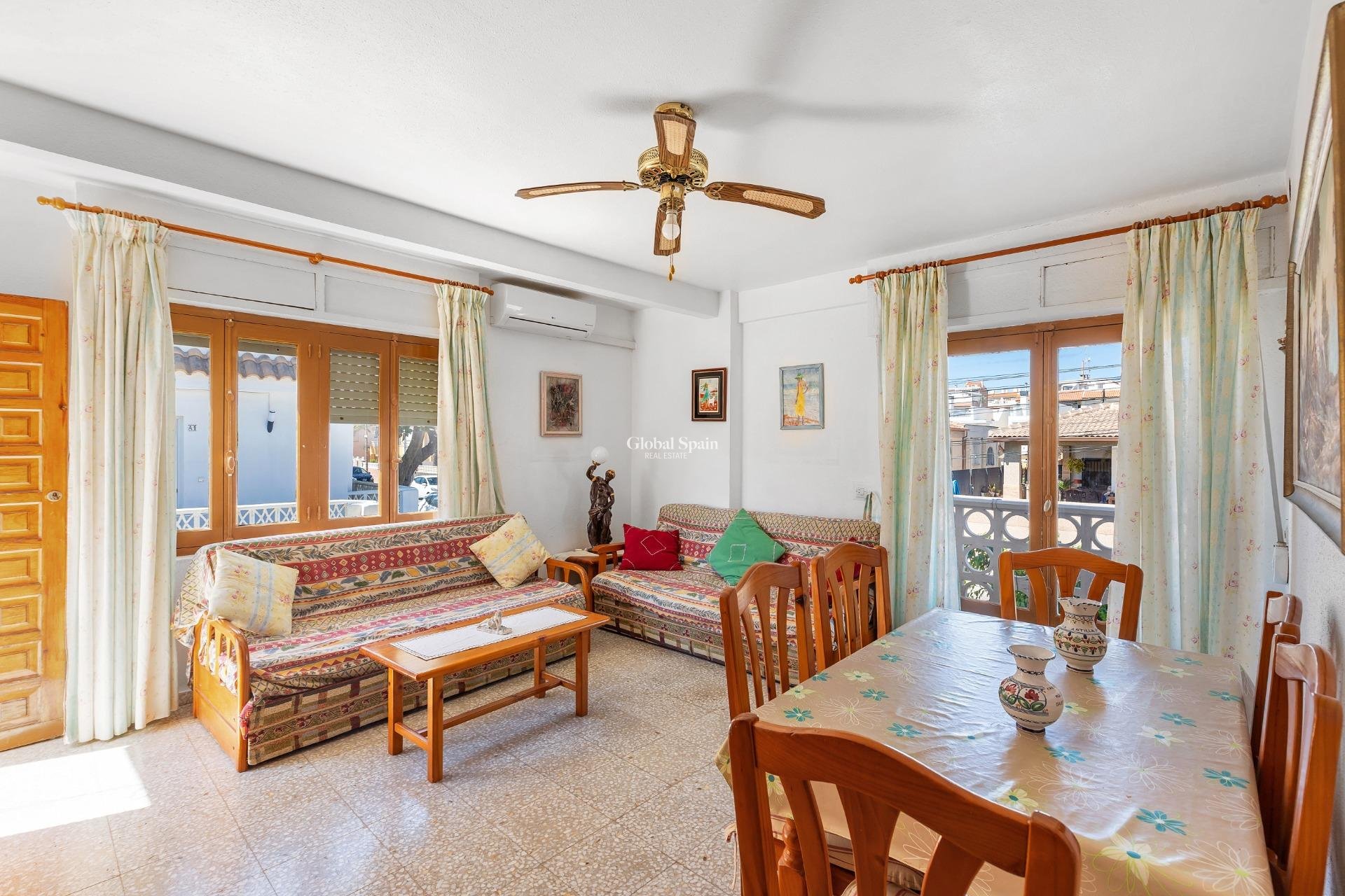Wederverkoop - APPARTEMENT -
TORREVIEJA - Los Europeos