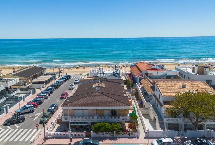 Wederverkoop - APPARTEMENT -
TORREVIEJA - Los Europeos