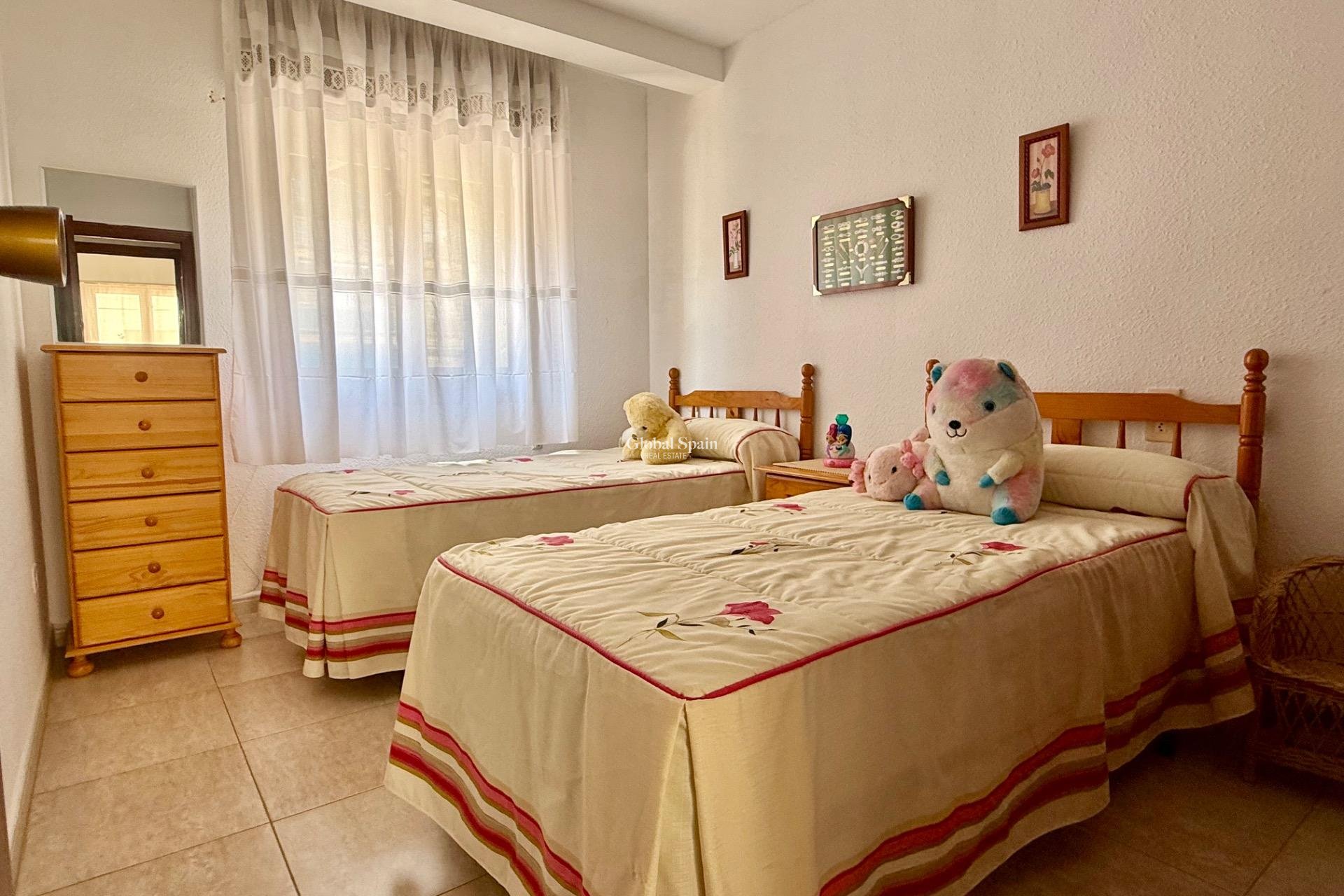 Wederverkoop - APPARTEMENT -
TORREVIEJA - Los Europeos