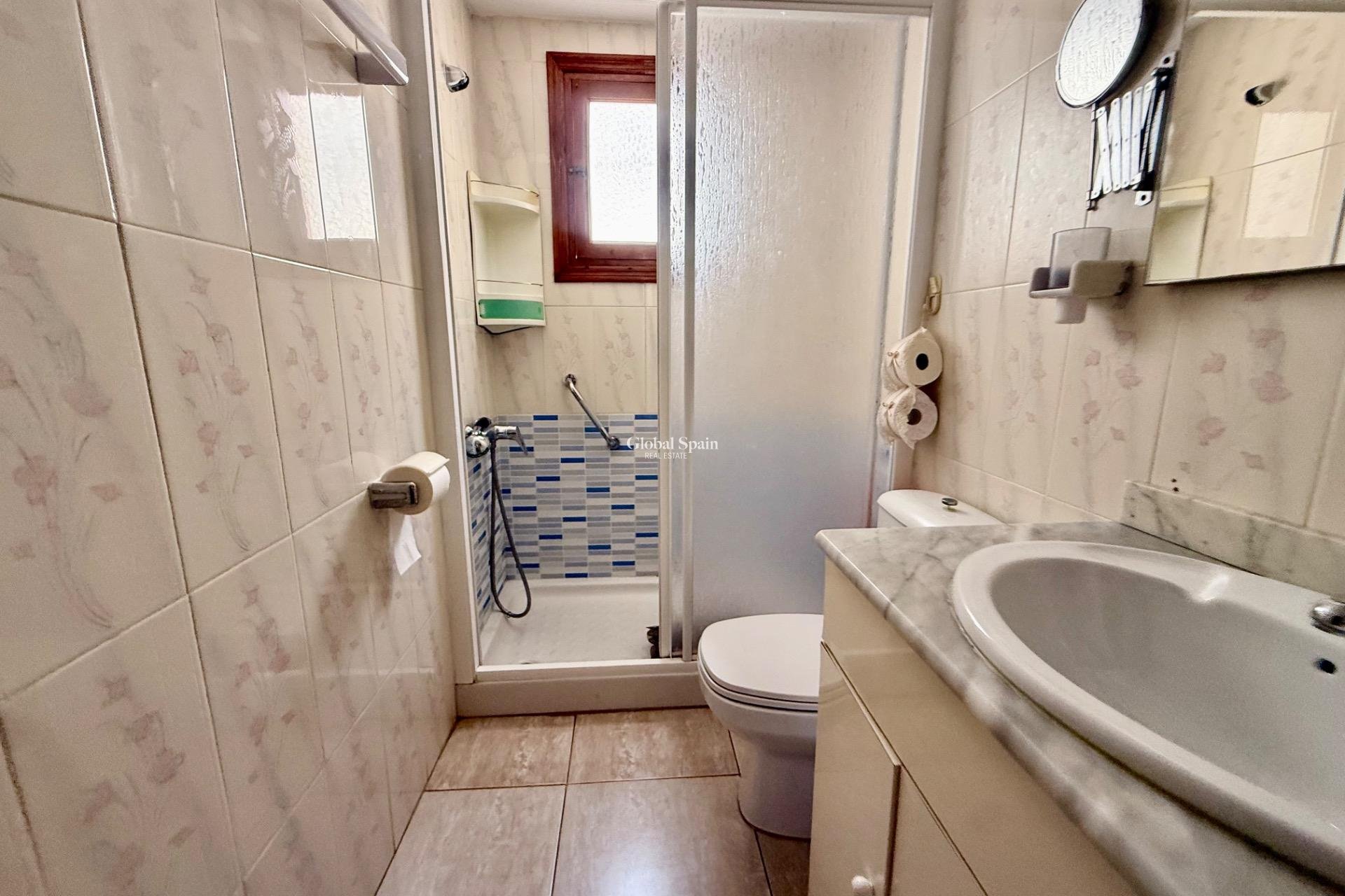 Wederverkoop - APPARTEMENT -
TORREVIEJA - Los Europeos