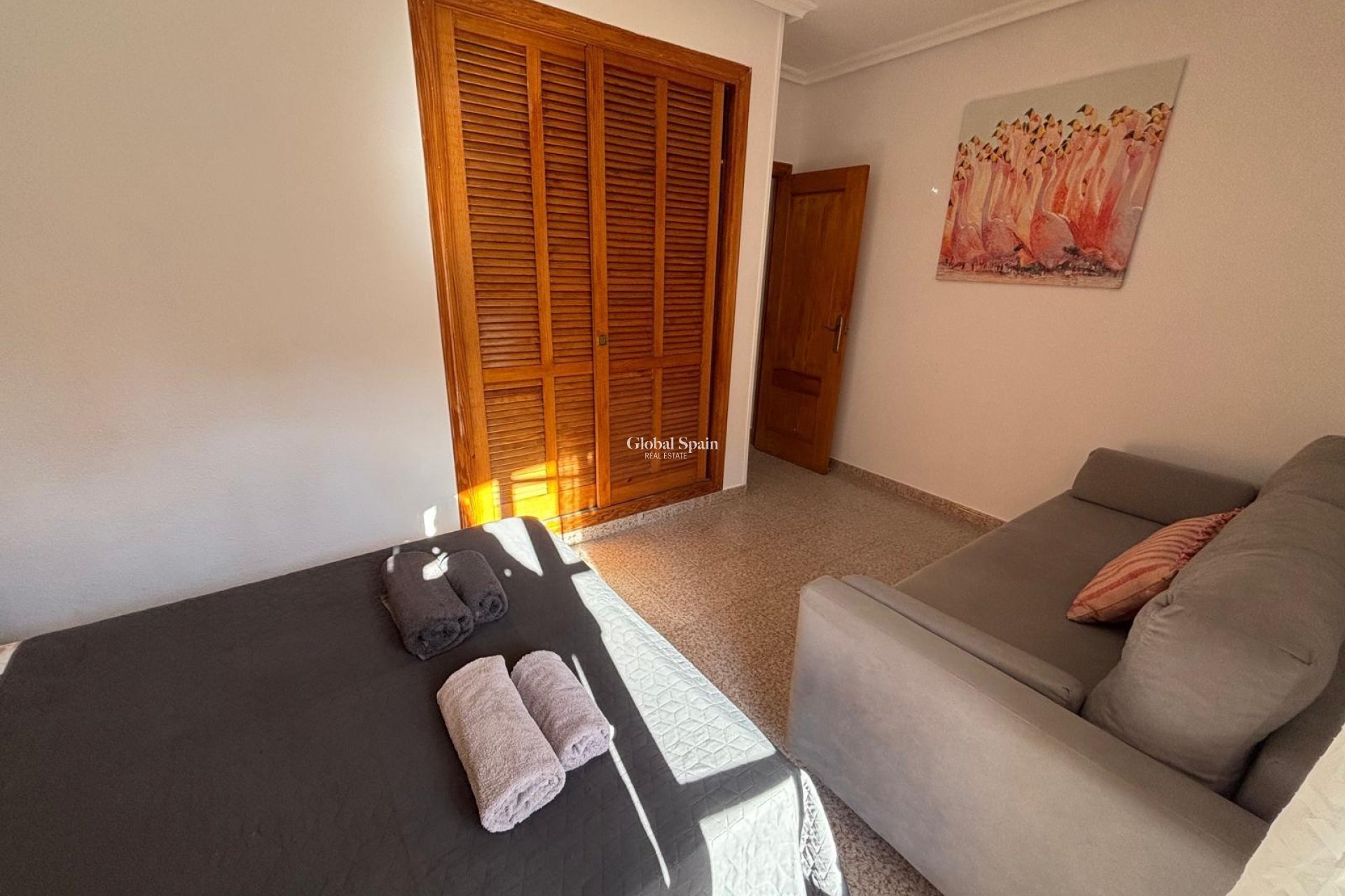 Wederverkoop - APPARTEMENT -
TORREVIEJA - Los Frutales