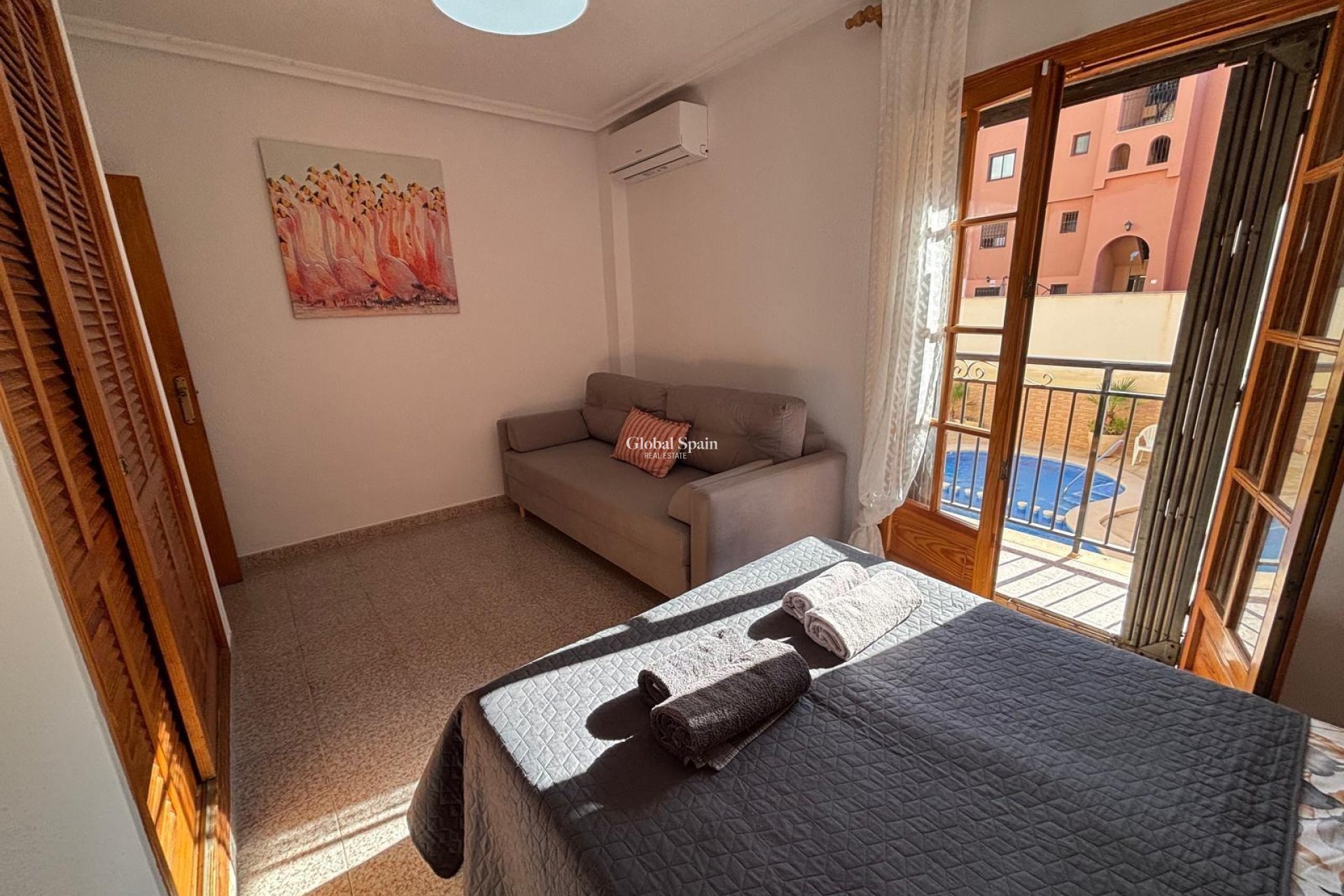 Wederverkoop - APPARTEMENT -
TORREVIEJA - Los Frutales