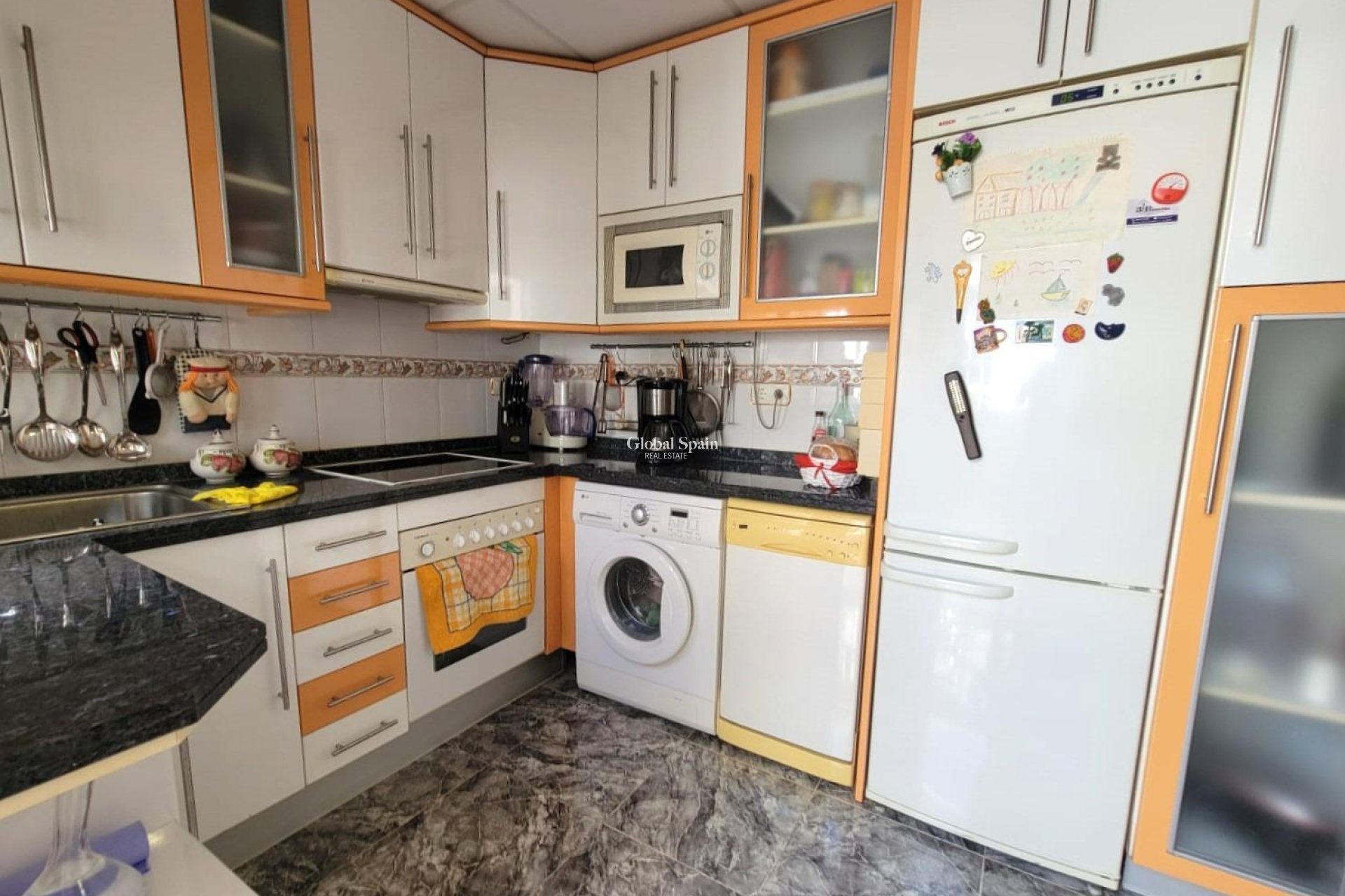 Wederverkoop - APPARTEMENT -
TORREVIEJA - Los Frutales