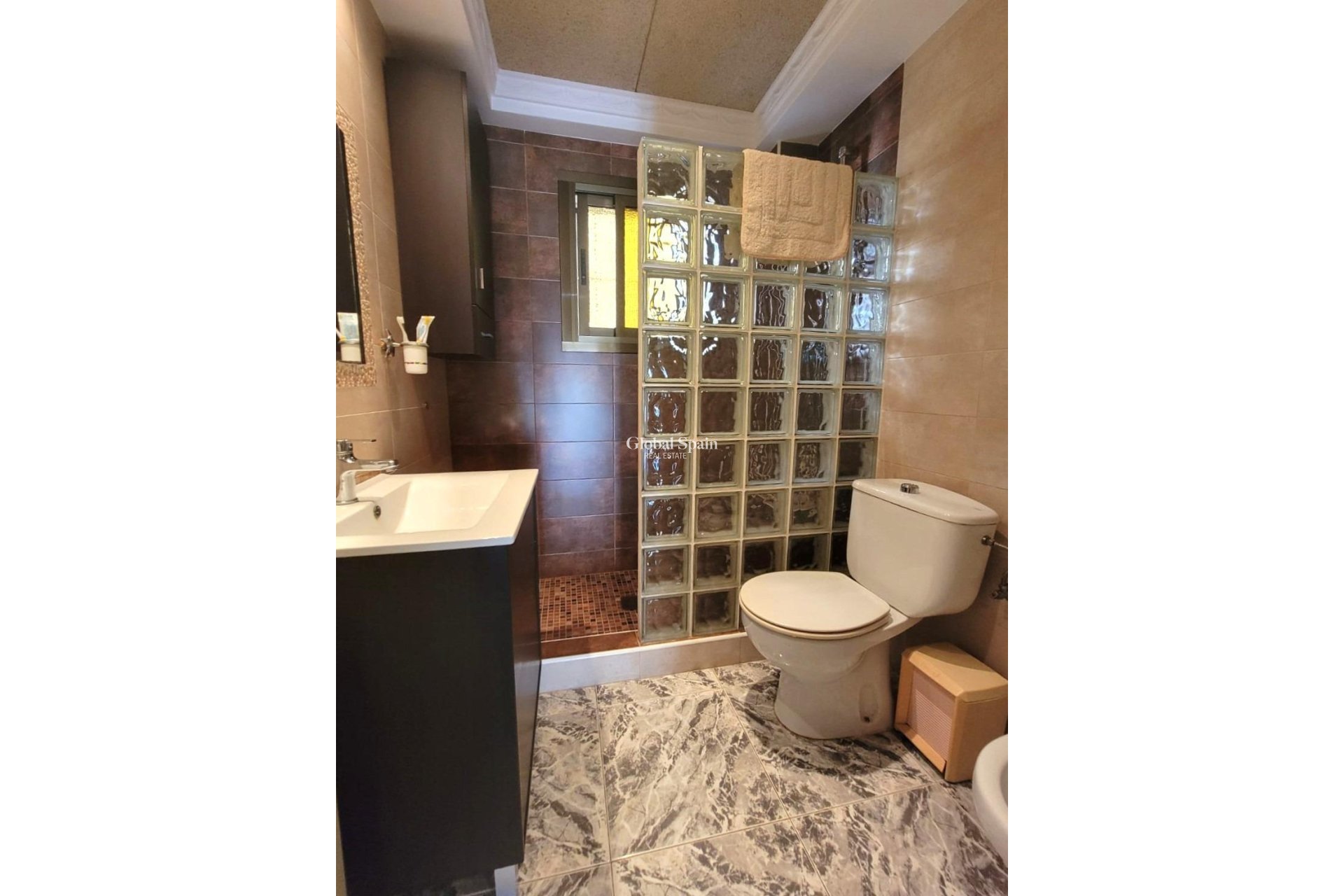 Wederverkoop - APPARTEMENT -
TORREVIEJA - Los Frutales