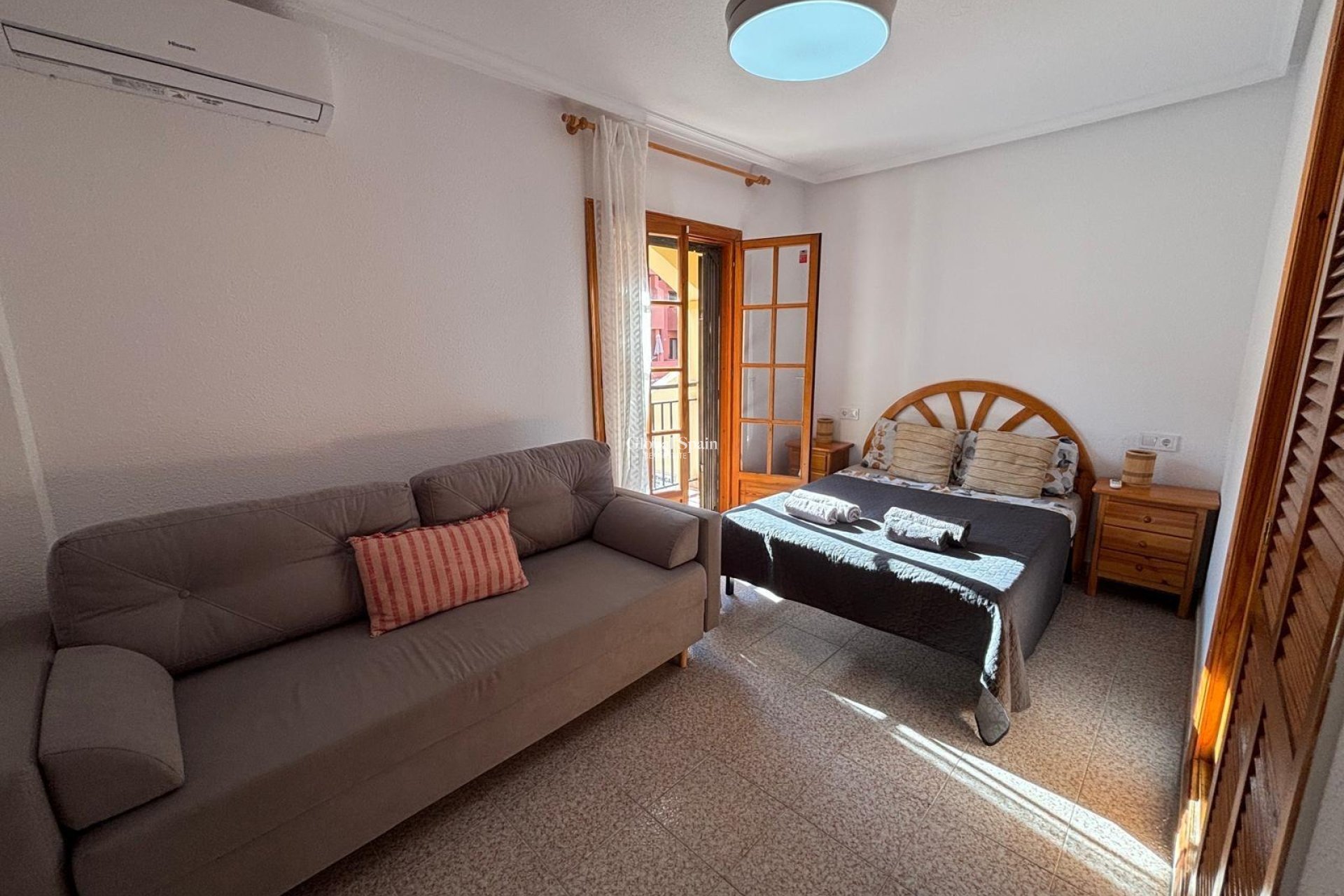 Wederverkoop - APPARTEMENT -
TORREVIEJA - Los Frutales