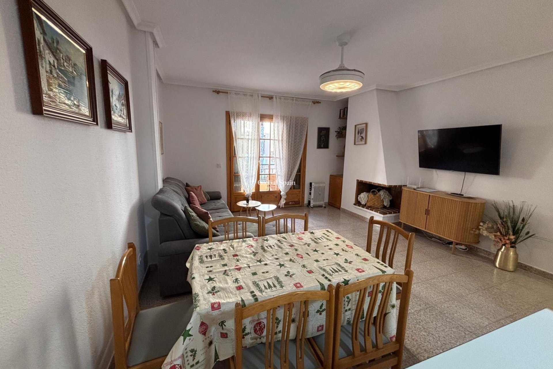 Wederverkoop - APPARTEMENT -
TORREVIEJA - Los Frutales