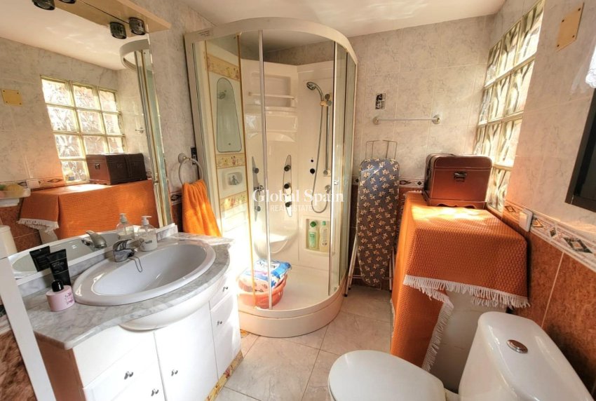 Wederverkoop - APPARTEMENT -
TORREVIEJA - Los Frutales