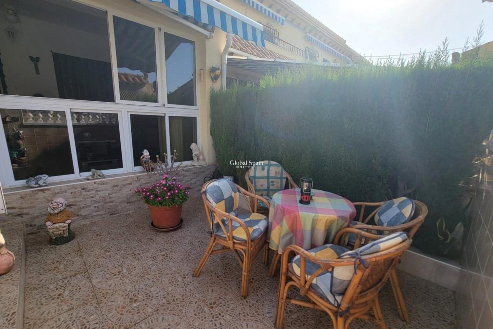 Wederverkoop - APPARTEMENT -
TORREVIEJA - Los Frutales