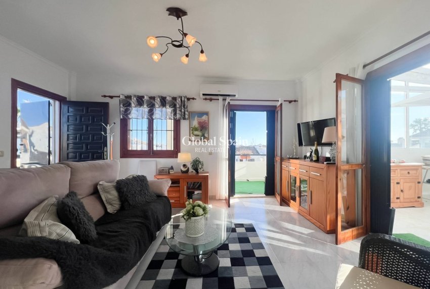 Wederverkoop - APPARTEMENT -
TORREVIEJA - Los Frutales