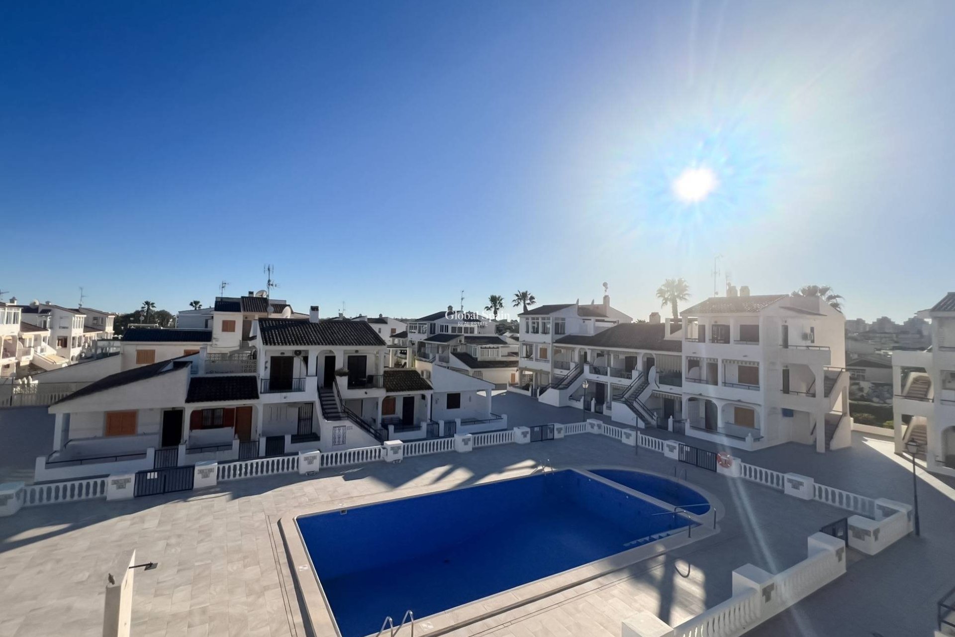 Wederverkoop - APPARTEMENT -
TORREVIEJA - Los Frutales