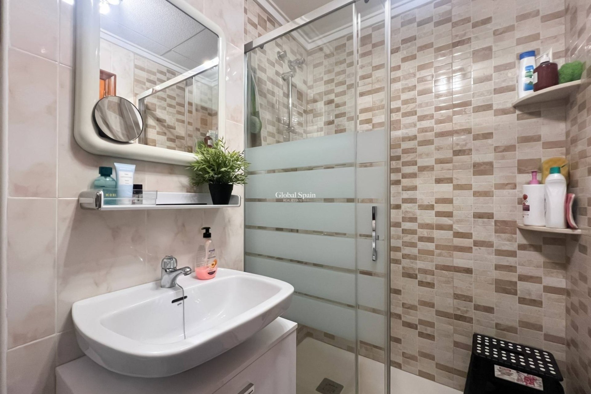 Wederverkoop - APPARTEMENT -
TORREVIEJA - Los Frutales