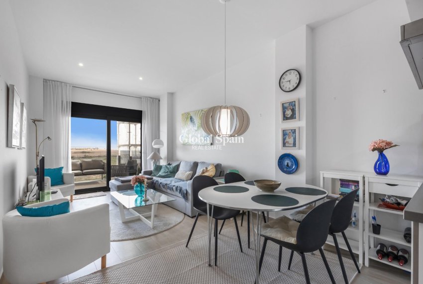 Wederverkoop - APPARTEMENT -
TORREVIEJA - Los Frutales