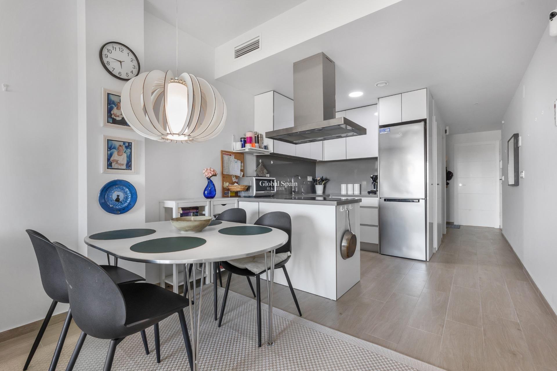 Wederverkoop - APPARTEMENT -
TORREVIEJA - Los Frutales