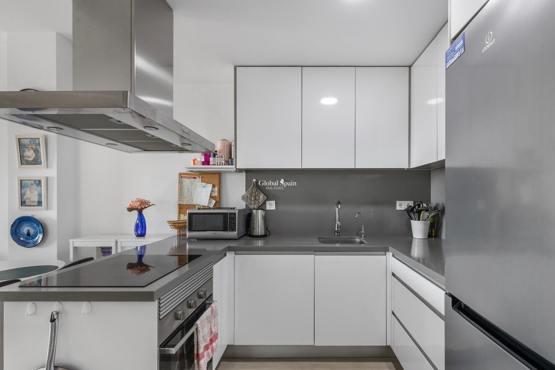 Wederverkoop - APPARTEMENT -
TORREVIEJA - Los Frutales