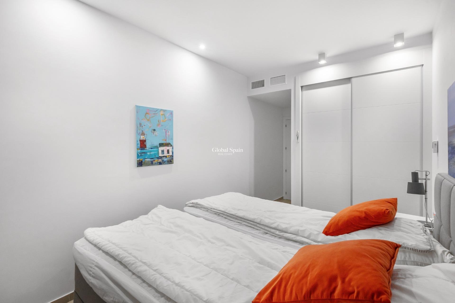 Wederverkoop - APPARTEMENT -
TORREVIEJA - Los Frutales