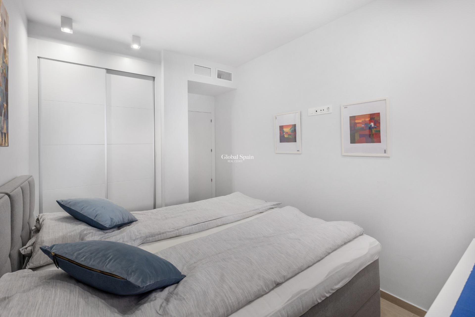 Wederverkoop - APPARTEMENT -
TORREVIEJA - Los Frutales