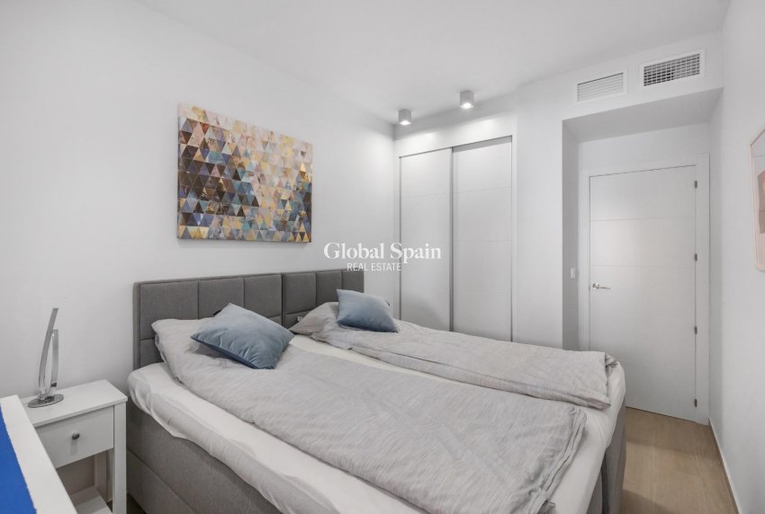 Wederverkoop - APPARTEMENT -
TORREVIEJA - Los Frutales