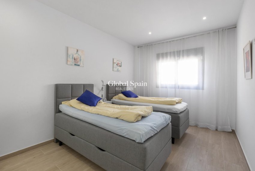 Wederverkoop - APPARTEMENT -
TORREVIEJA - Los Frutales