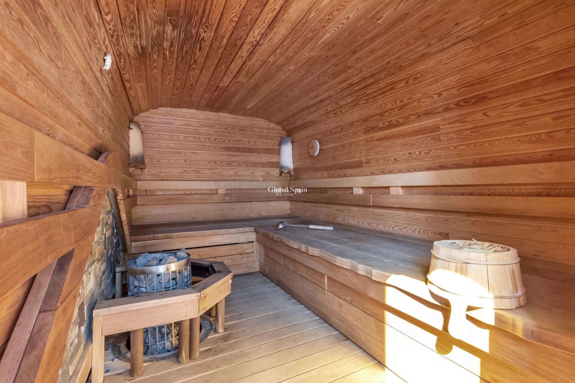 Wederverkoop - APPARTEMENT -
TORREVIEJA - Los Frutales